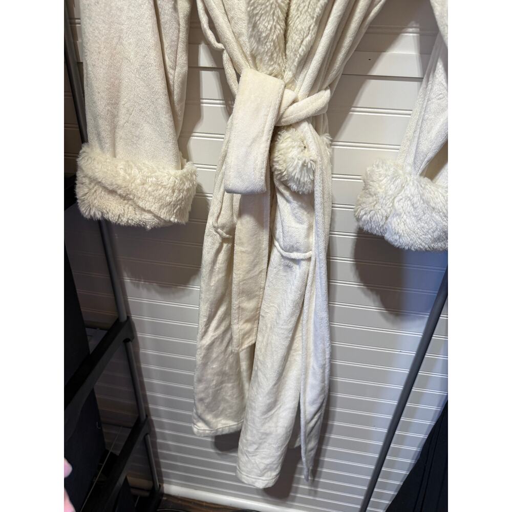 Pottery Barn Faux Fur Robe One Size - Picture 4 of 12